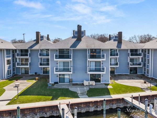 400 Lakeview Court, Unit 19, Spring Lake, MI 49456