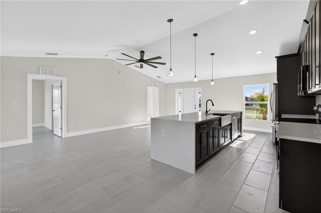 1614 NE 6th Ave, Cape Coral, FL 33909 Photo