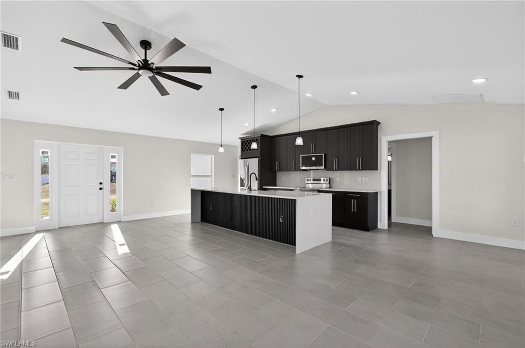 1614 NE 6th Ave, Cape Coral, FL 33909 Photo