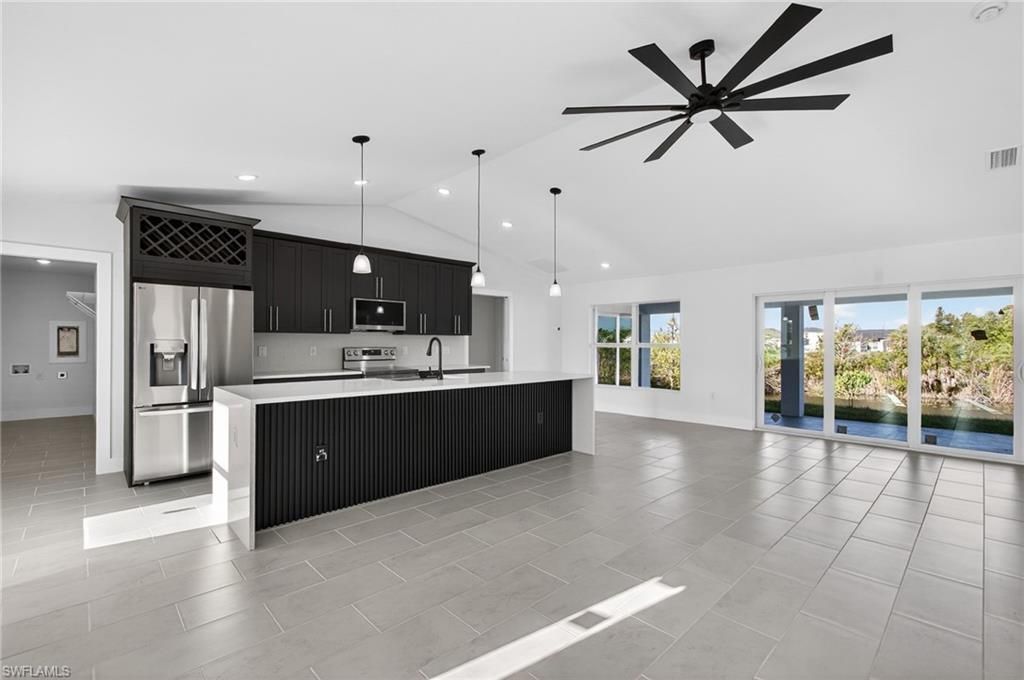 1614 NE 6th Ave, Cape Coral, FL 33909 Photo