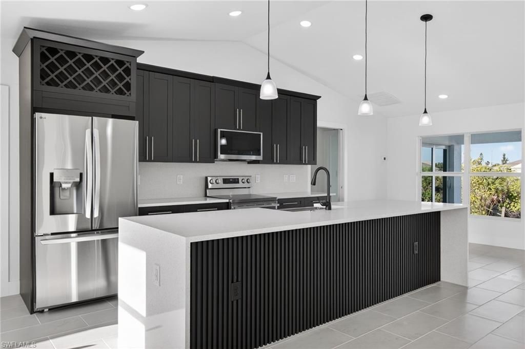 1614 NE 6th Ave, Cape Coral, FL 33909 Photo