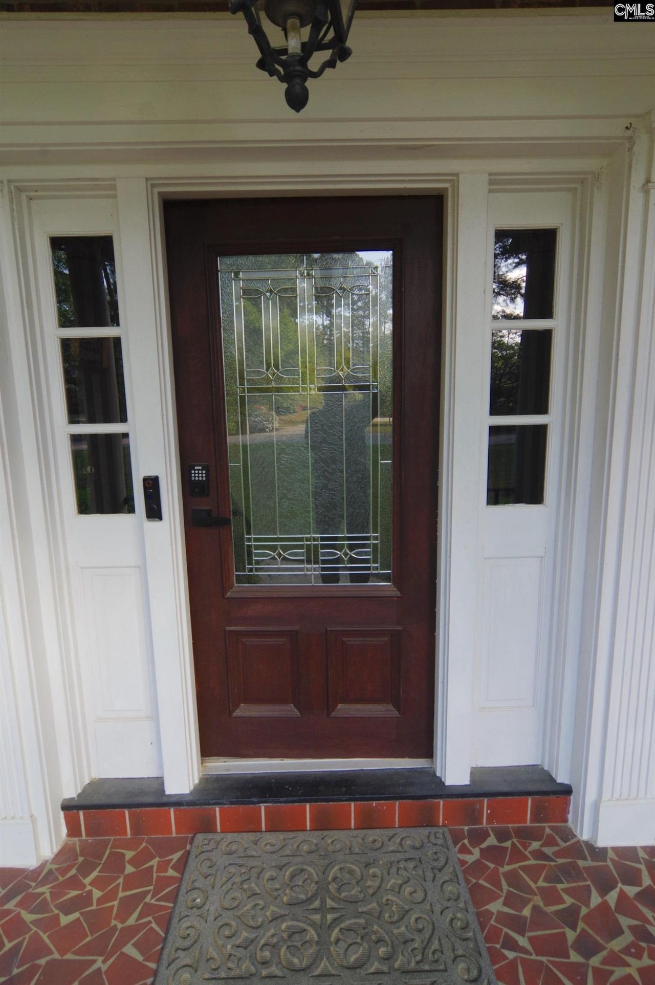 725 Southlake Road Photo 10