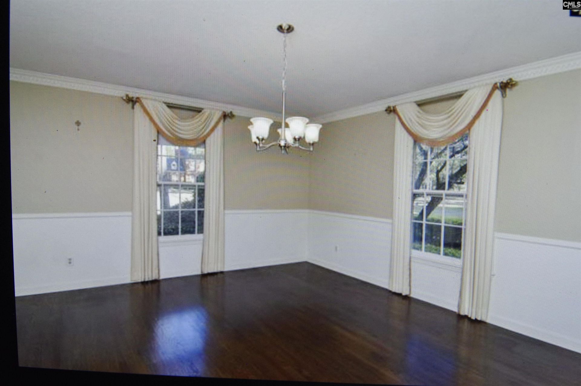 725 Southlake Road Photo 11
