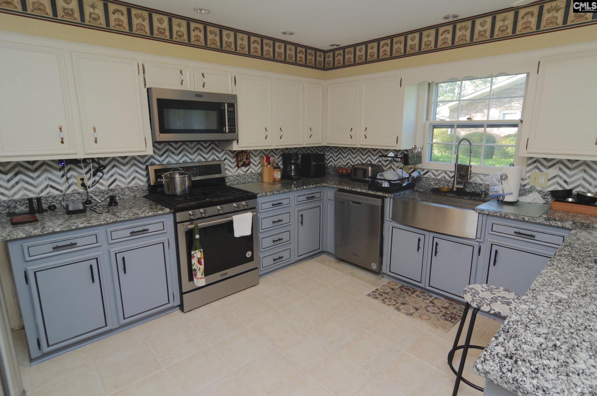 725 Southlake Road Photo 14