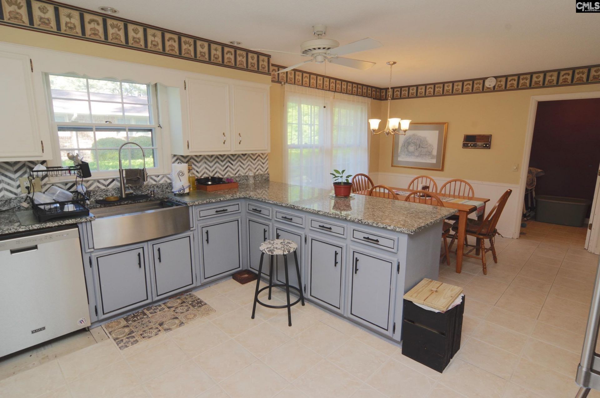 725 Southlake Road Photo 15