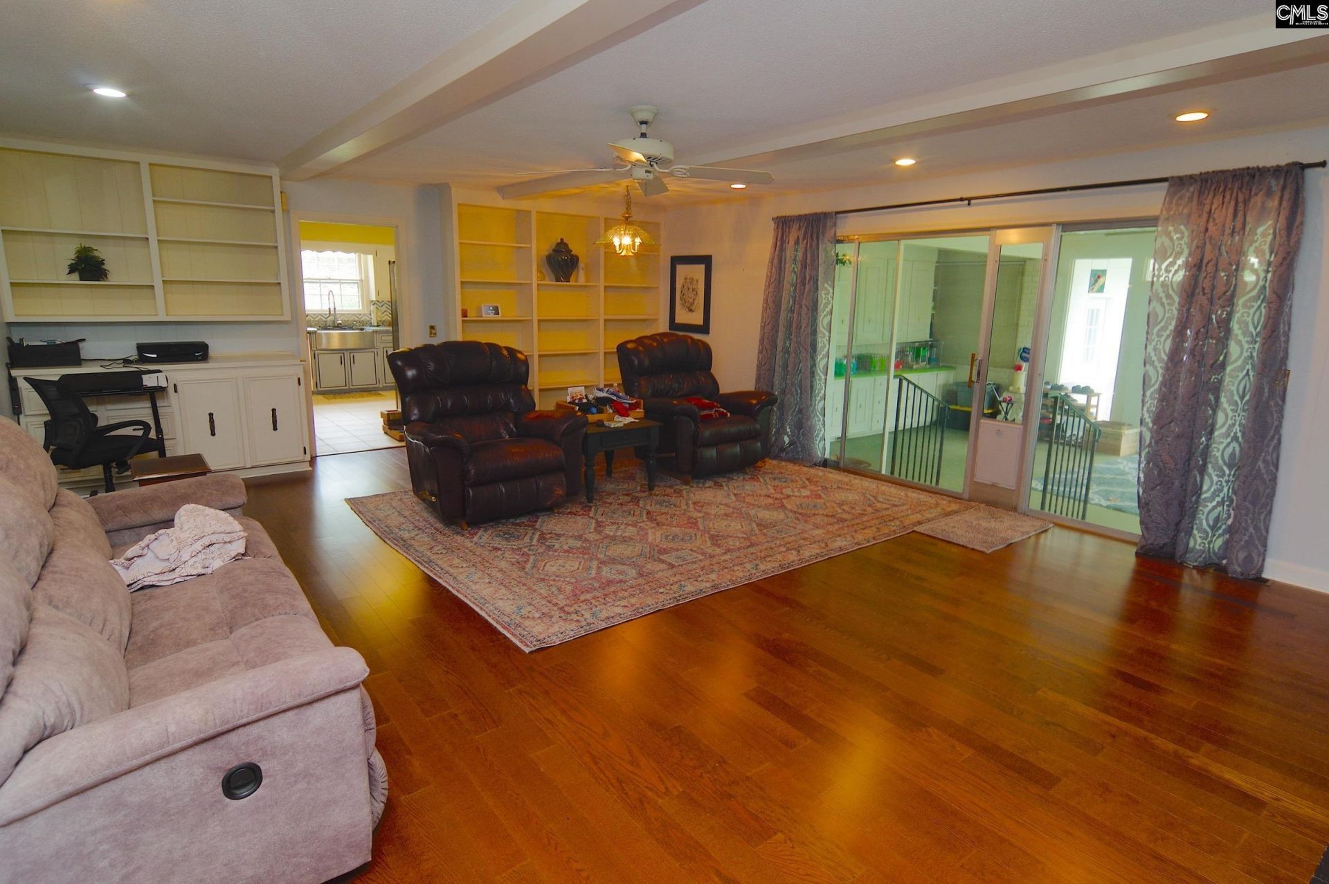 725 Southlake Road Photo 17