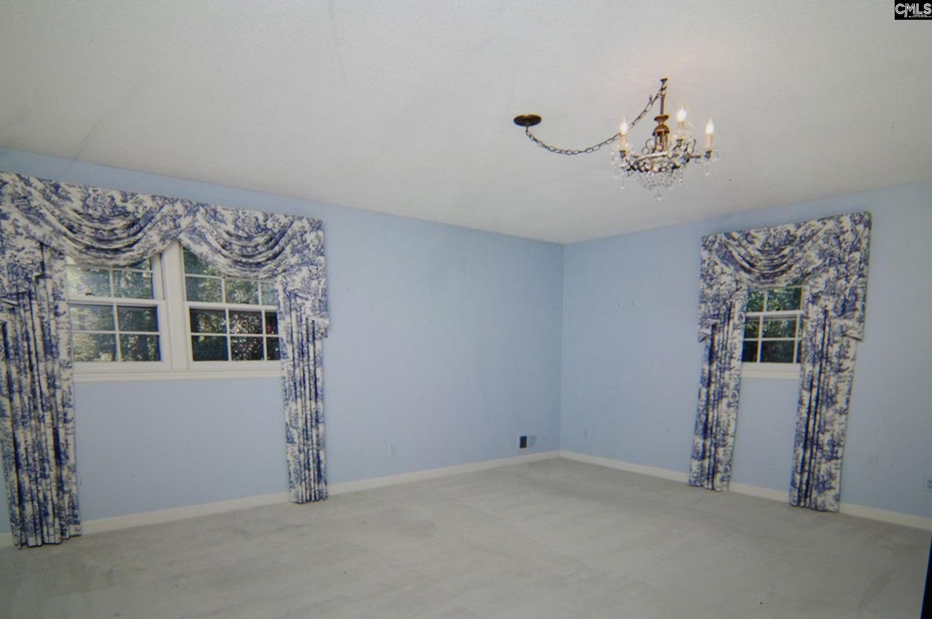 725 Southlake Road Photo 22