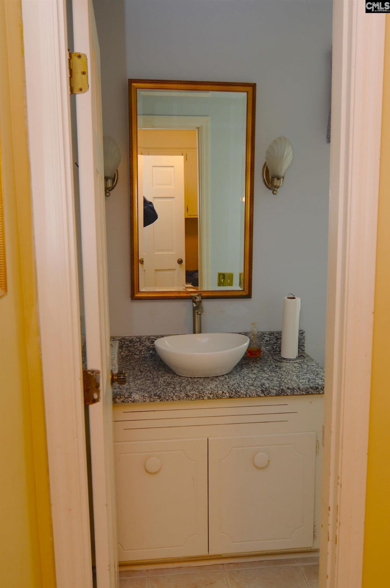 725 Southlake Road Photo 26