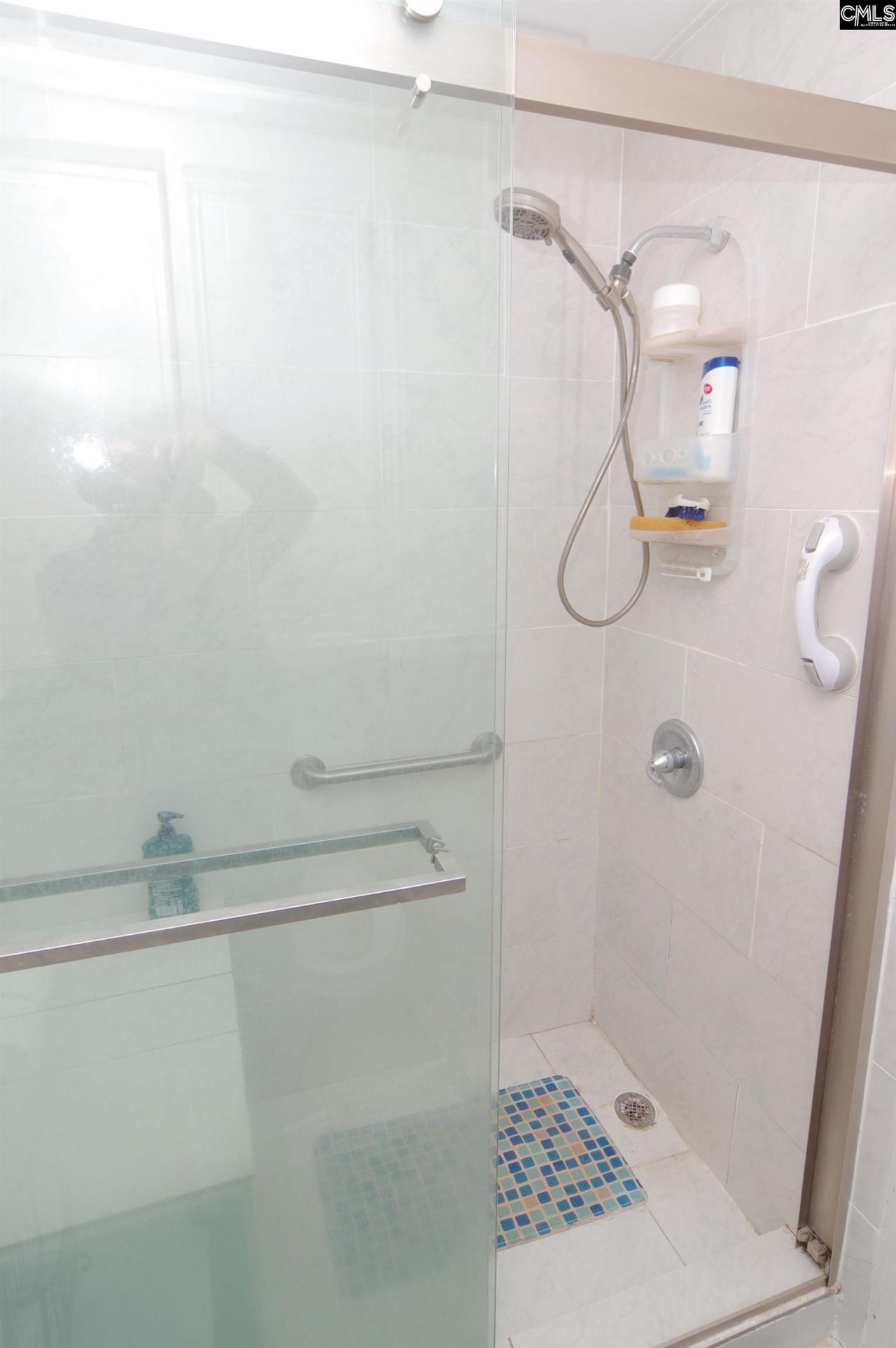 725 Southlake Road Photo 26