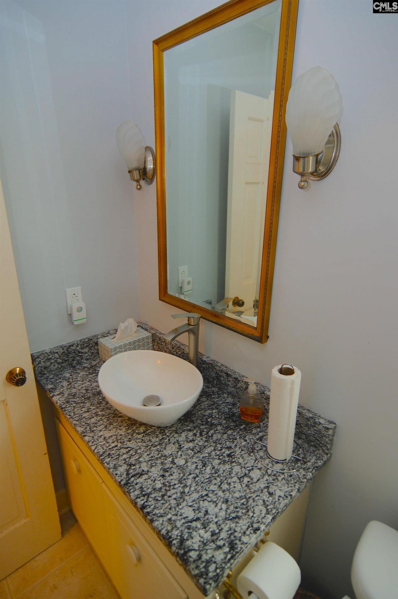 725 Southlake Road Photo 27