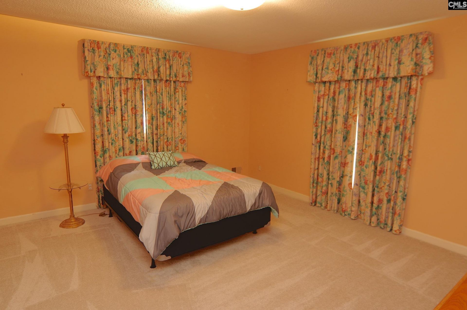 725 Southlake Road Photo 34