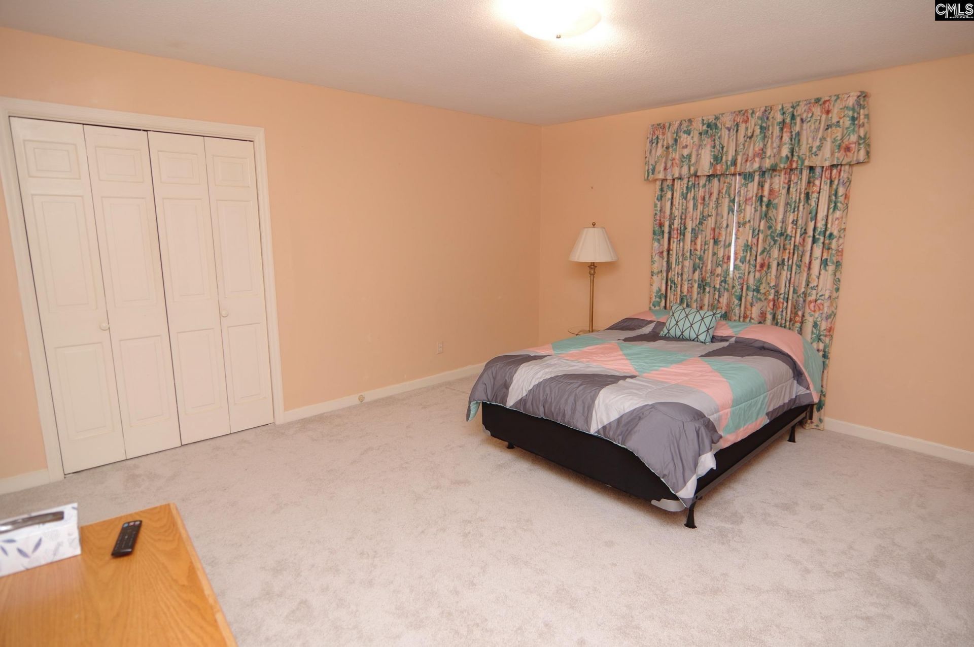 725 Southlake Road Photo 34