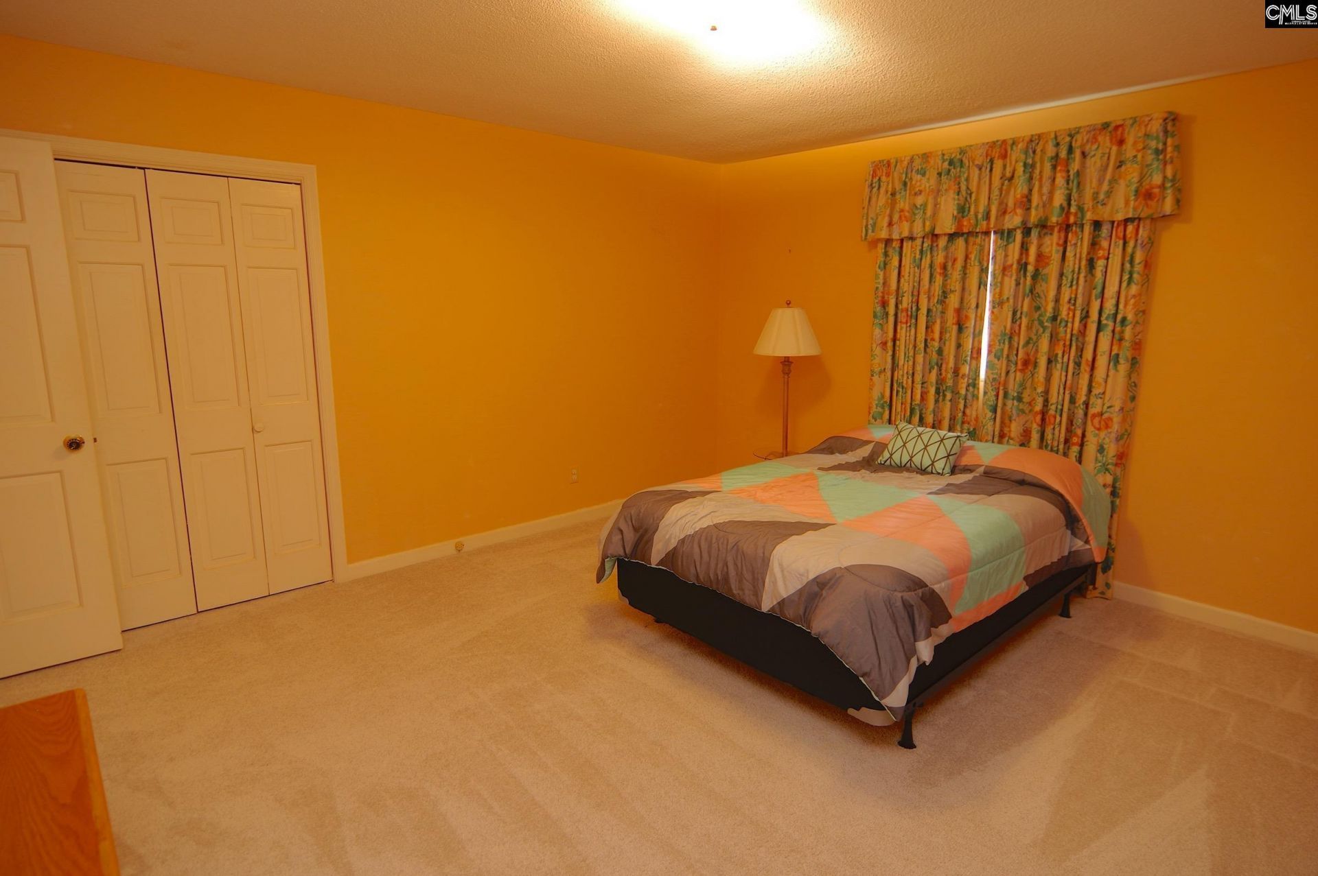725 Southlake Road Photo 35