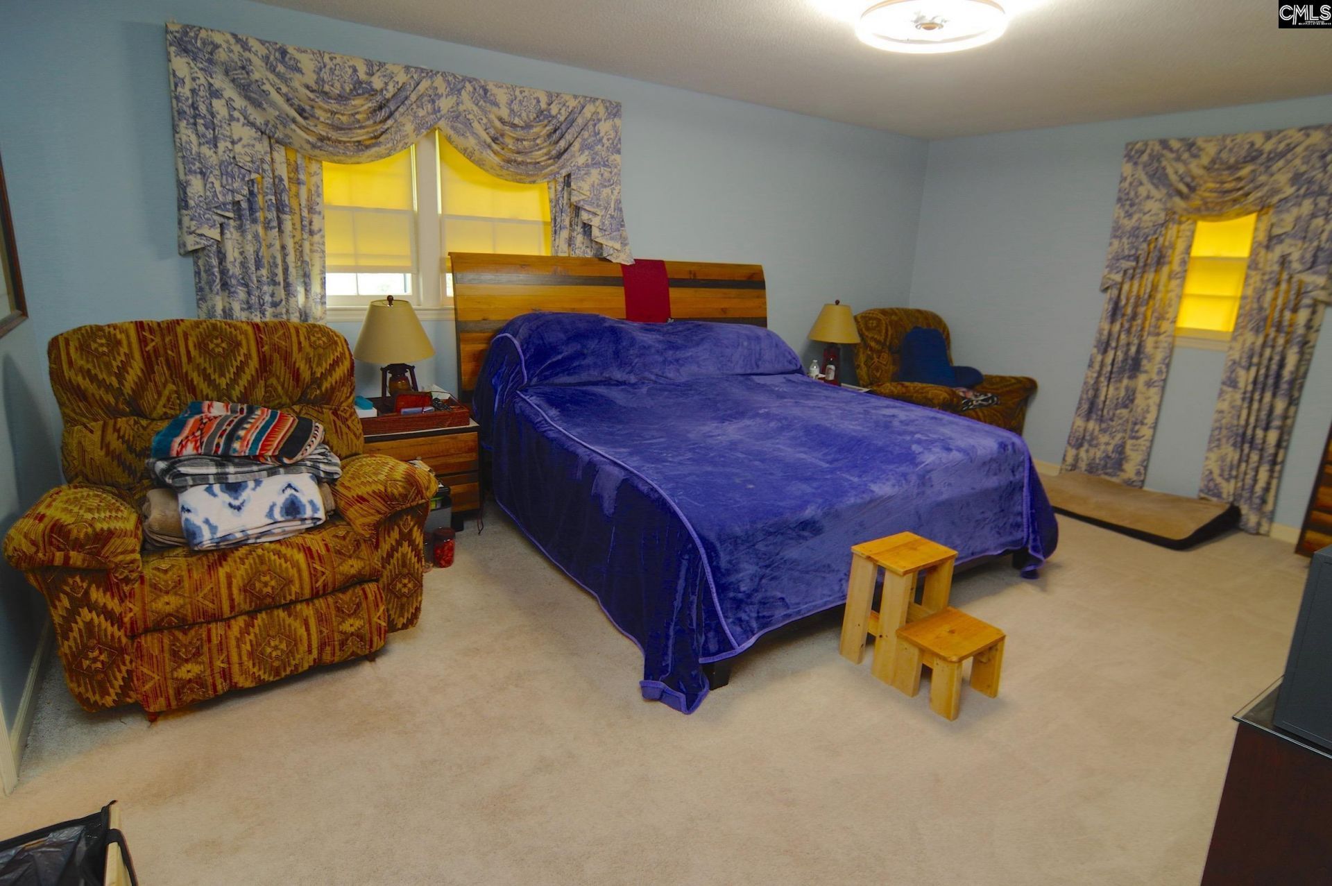 725 Southlake Road Photo 36