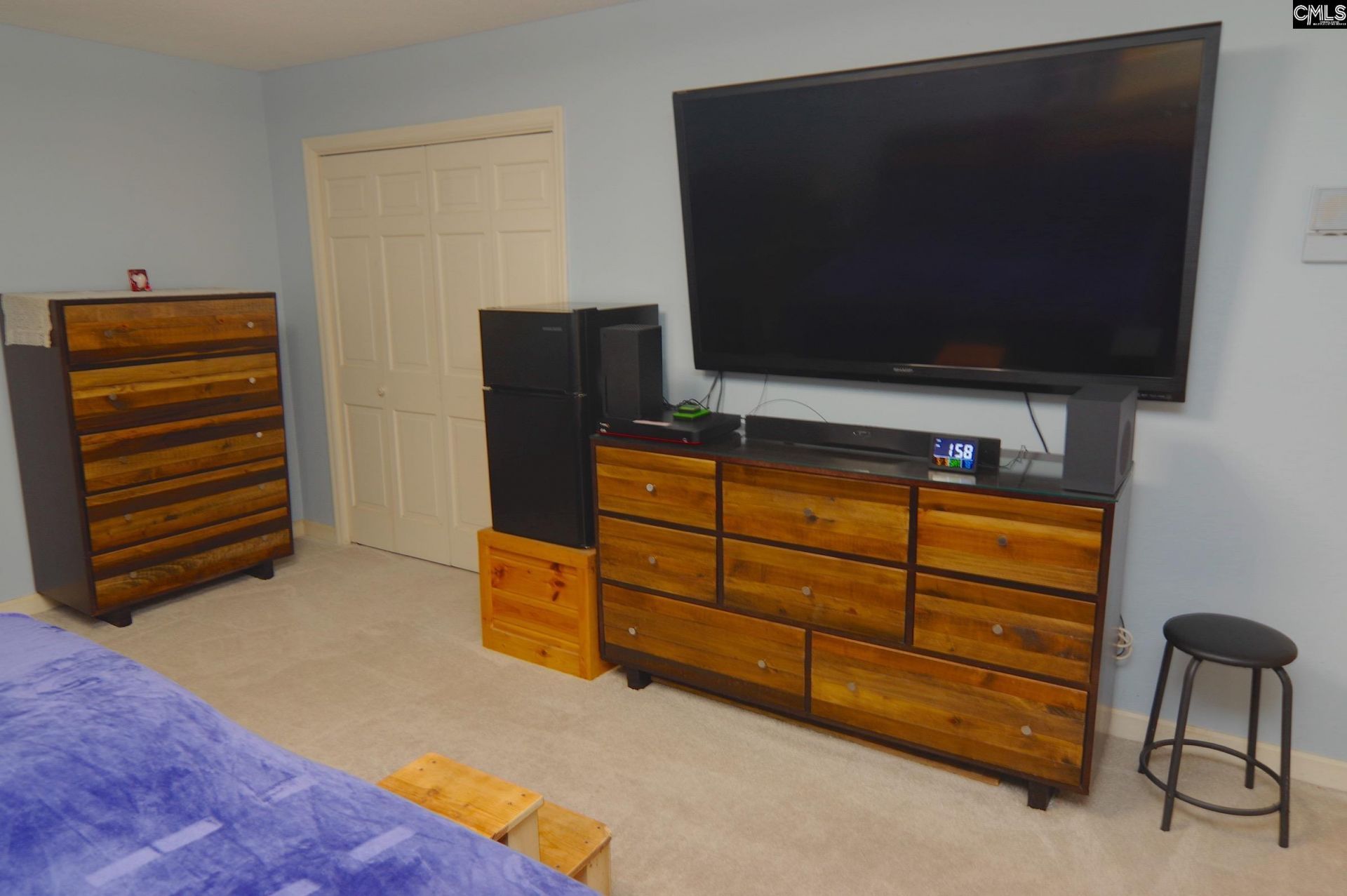 725 Southlake Road Photo 37