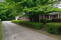 725 Southlake Road photo 4