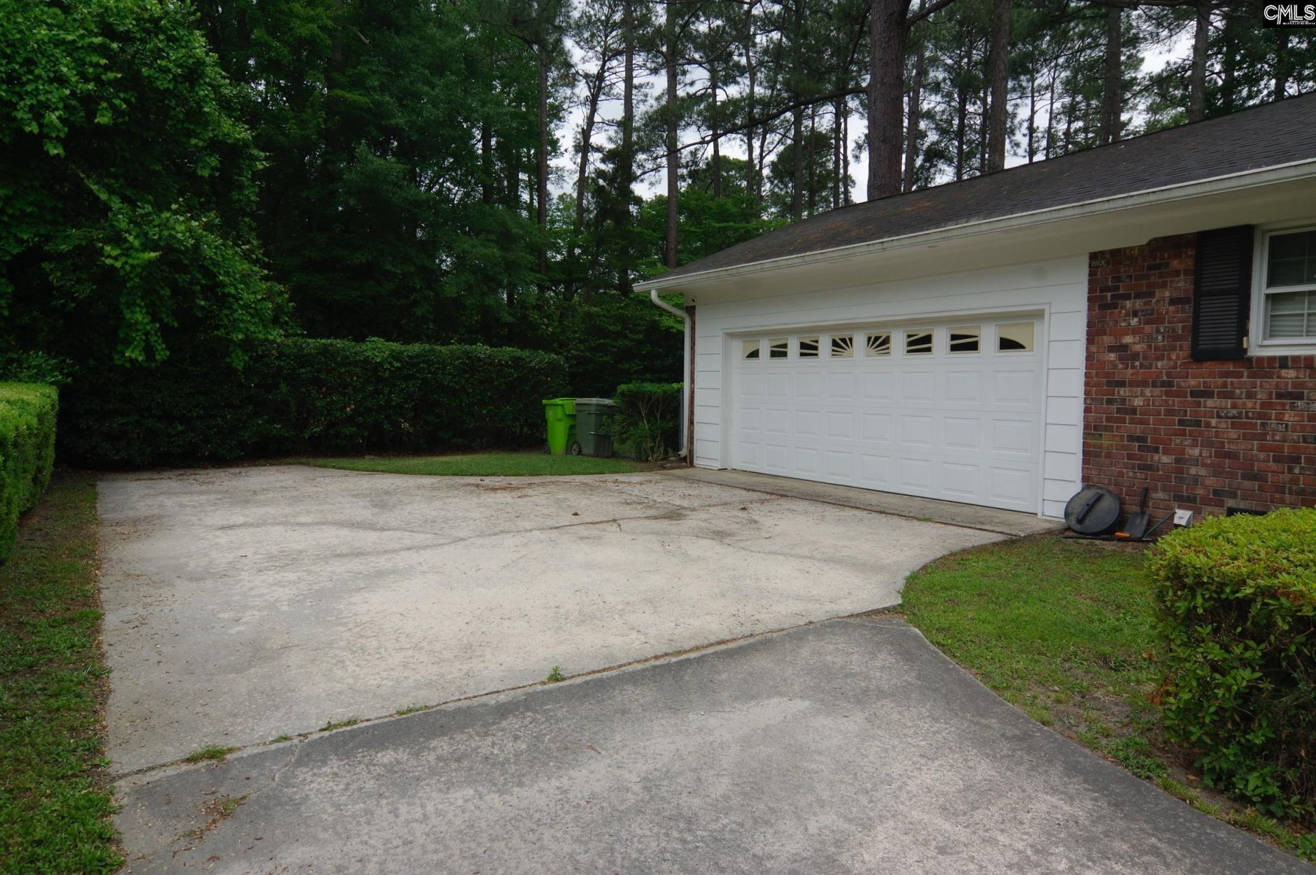 725 Southlake Road Photo 6