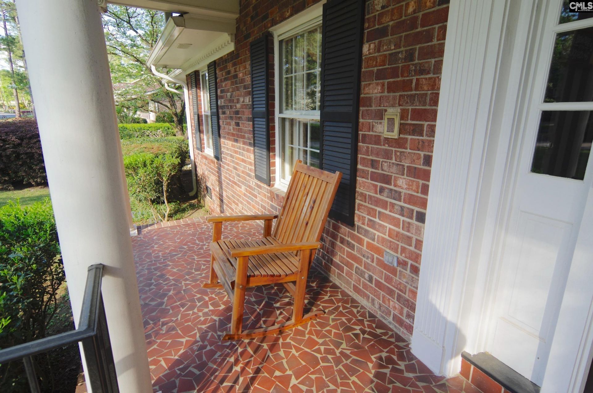 725 Southlake Road Photo 9