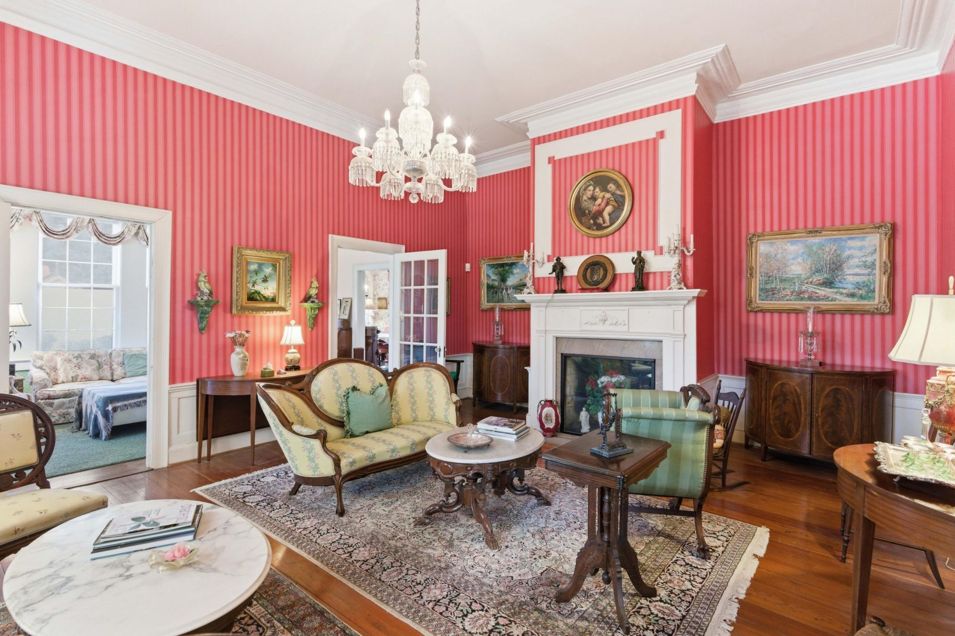 527 Wichman Street Photo 12