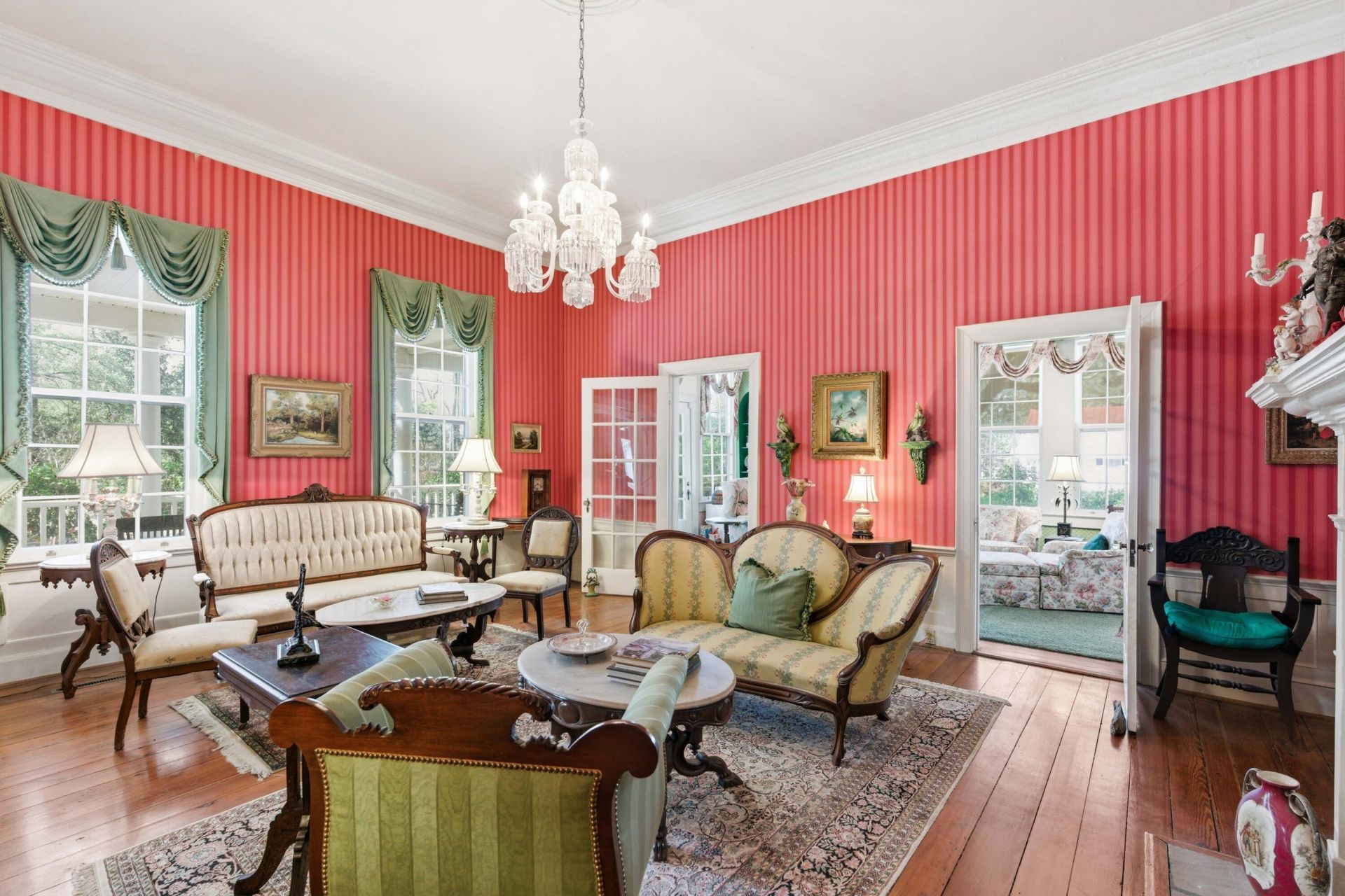 527 Wichman Street Photo 14