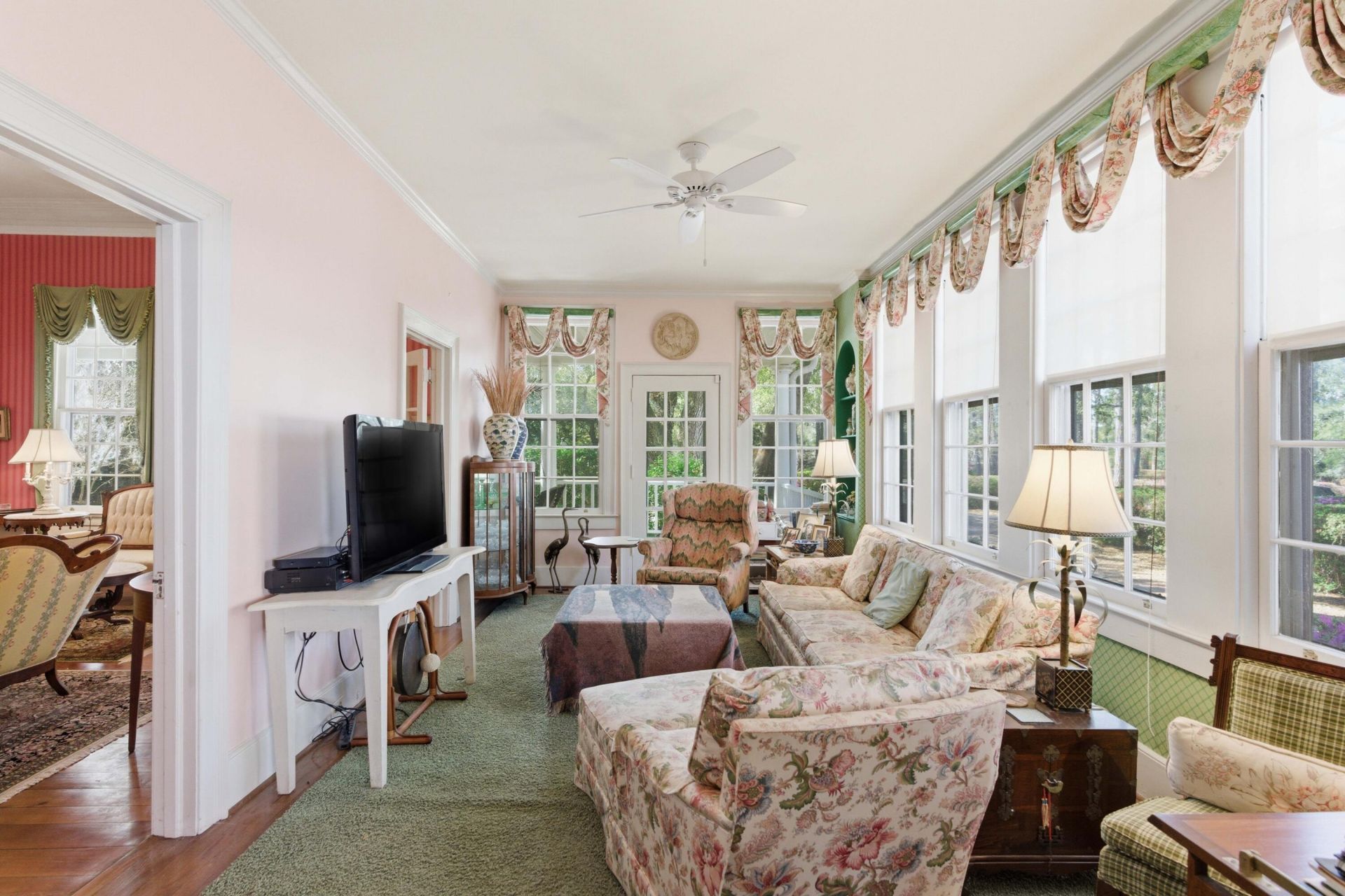 527 Wichman Street Photo 31