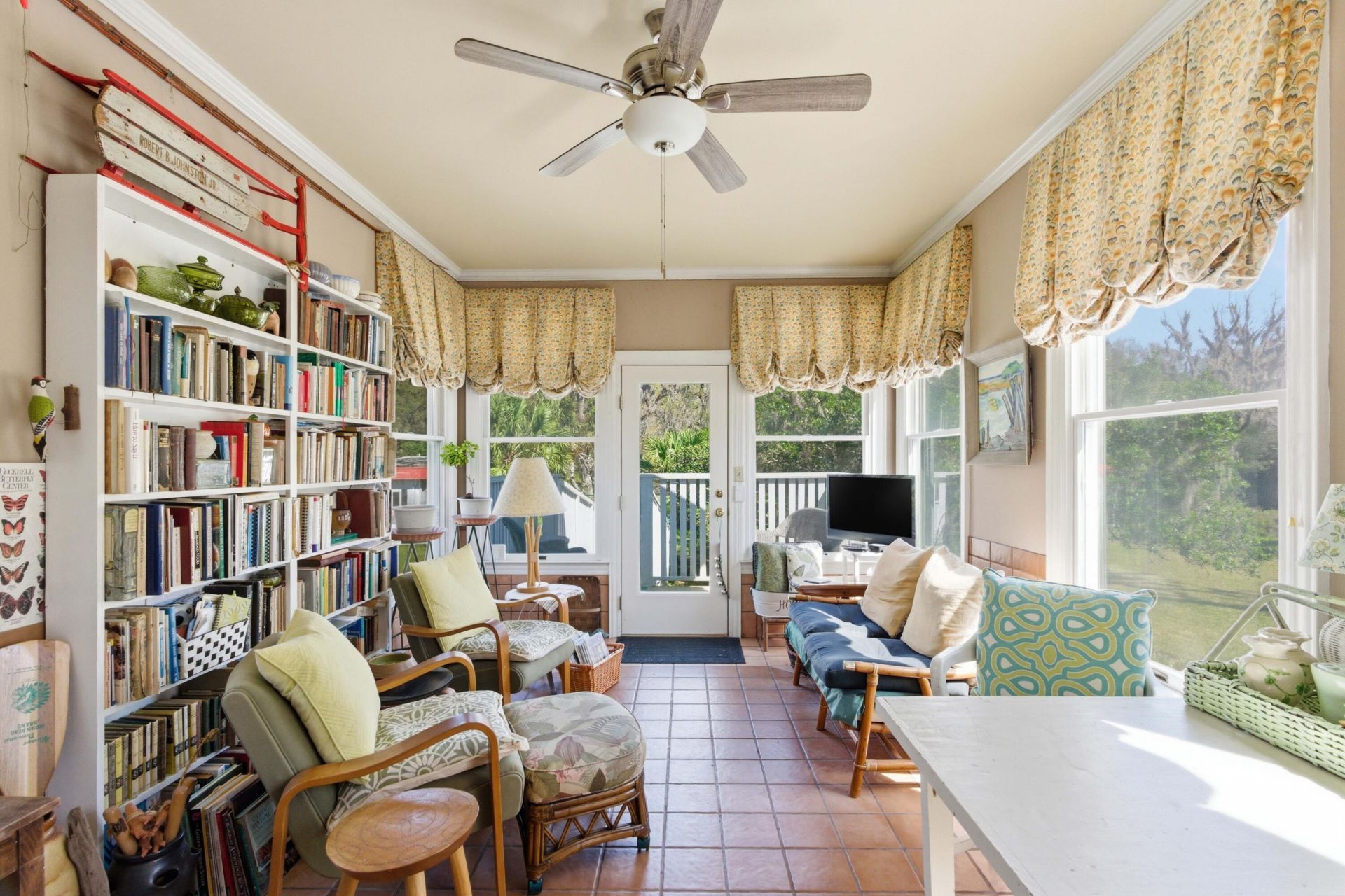 527 Wichman Street Photo 32