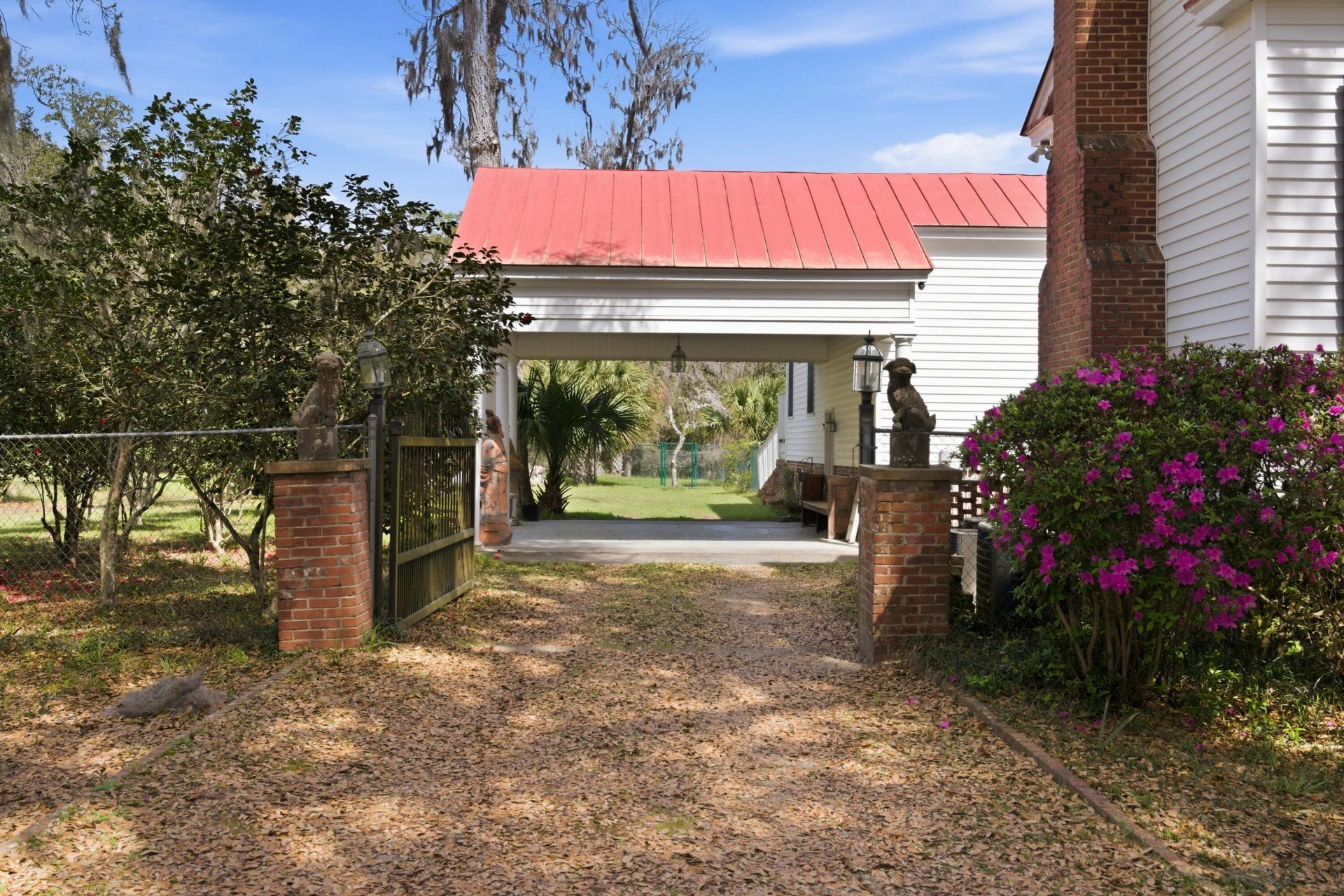 527 Wichman Street Photo 33