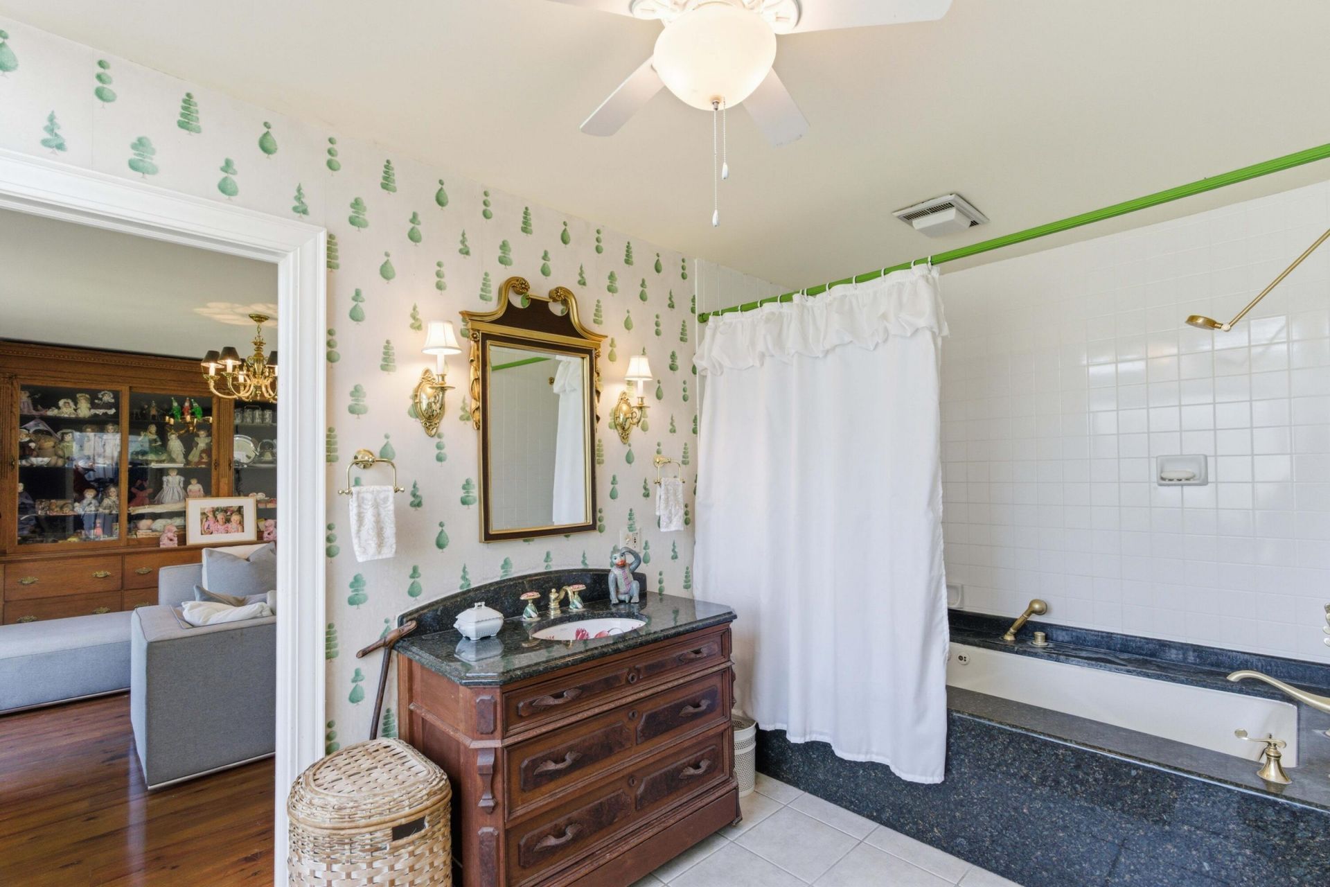 527 Wichman Street Photo 34