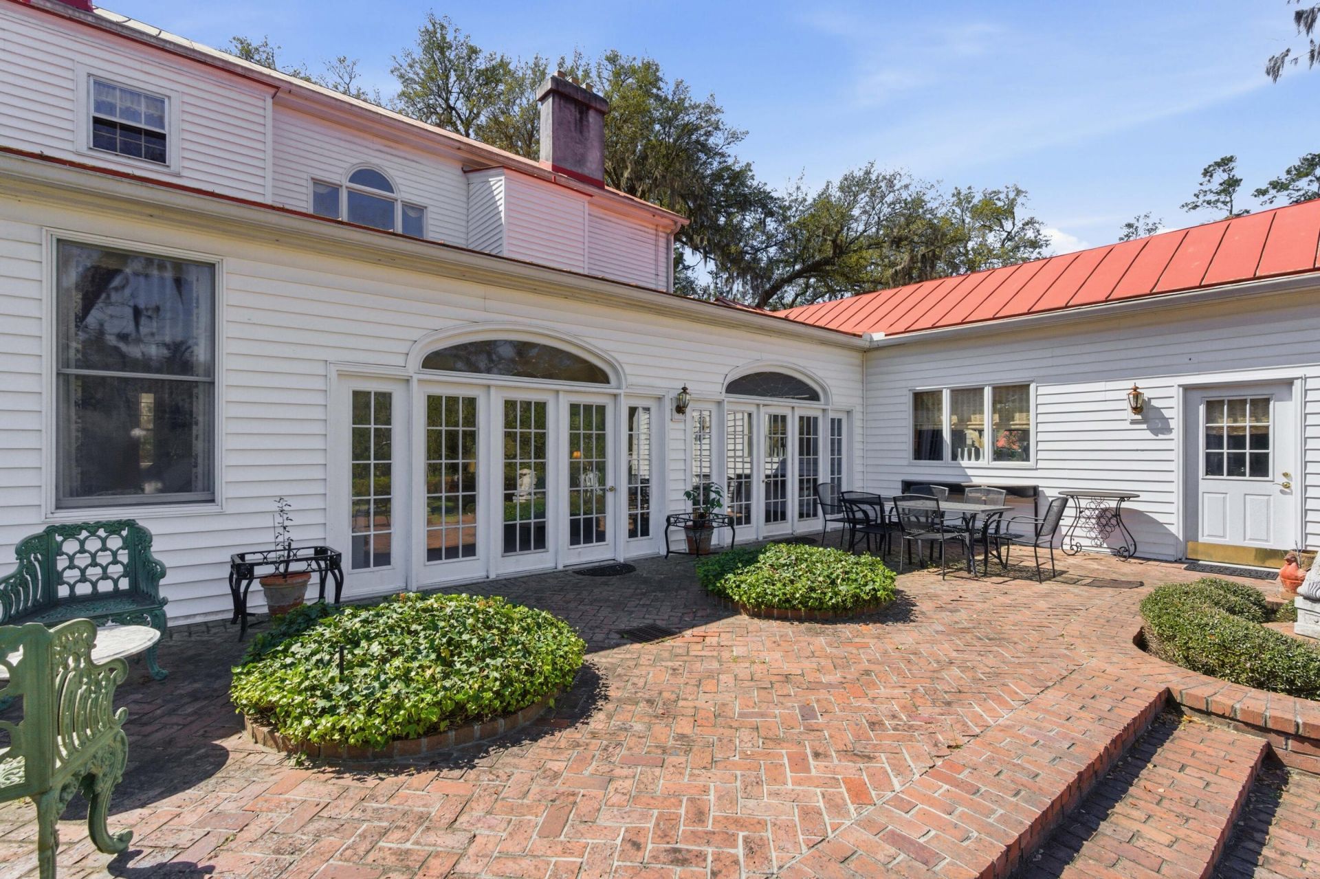 527 Wichman Street Photo 37