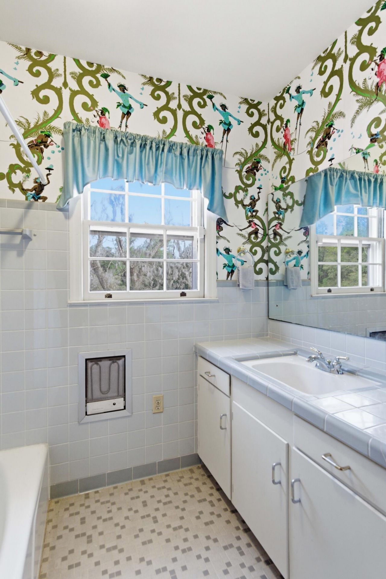 527 Wichman Street Photo 93