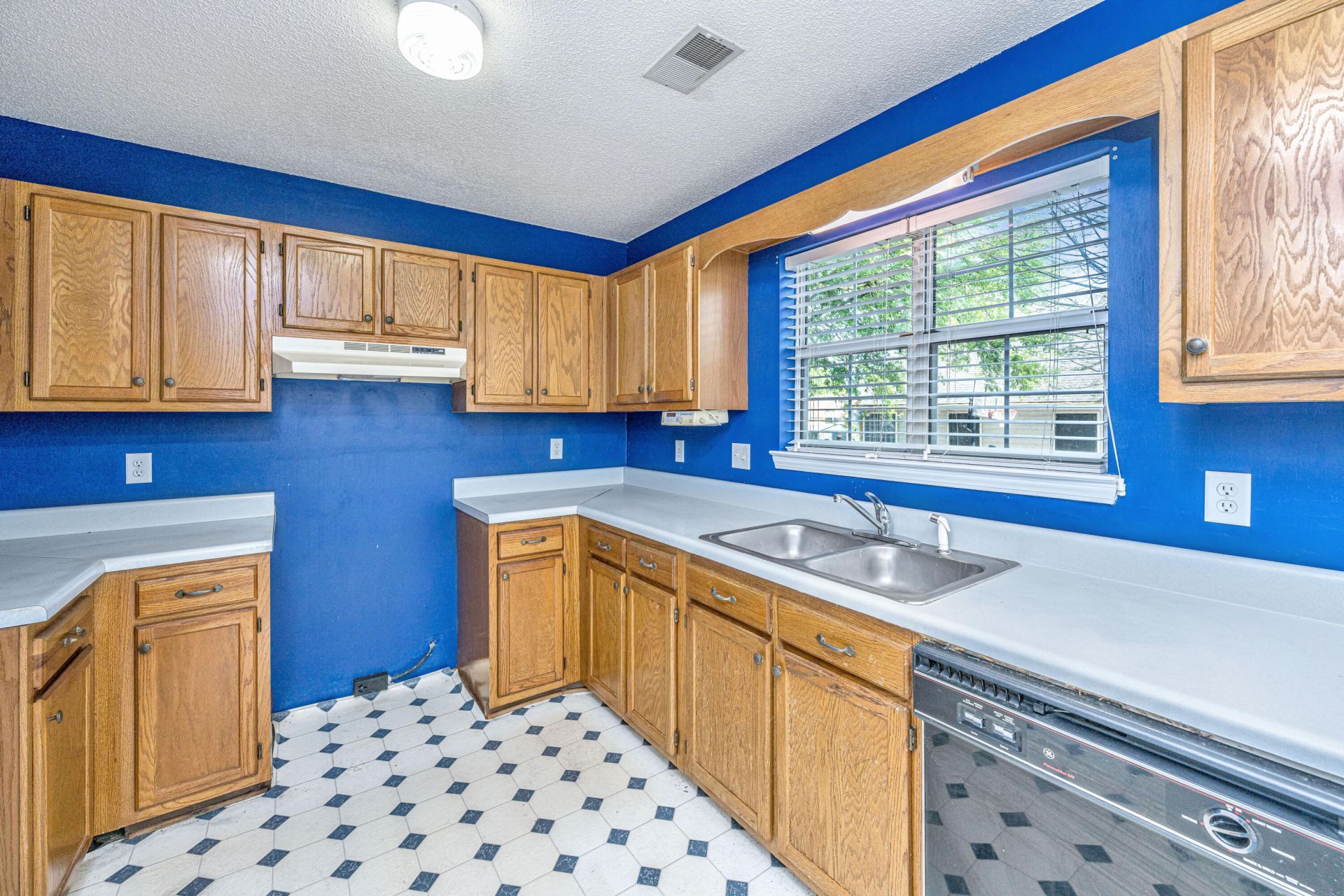 209 Woodland Lakes Road Photo 13