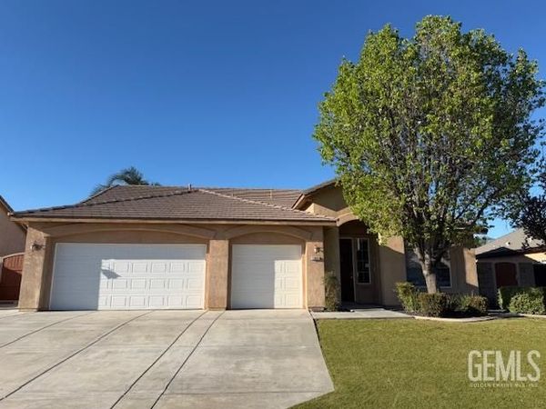 12022 Copernicus Avenue, Bakersfield, CA 93312