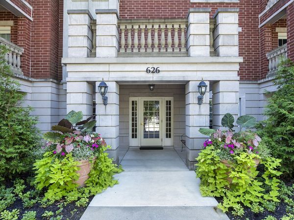 626 Homewood Avenue , Unit 405, Highland Park, IL 60035