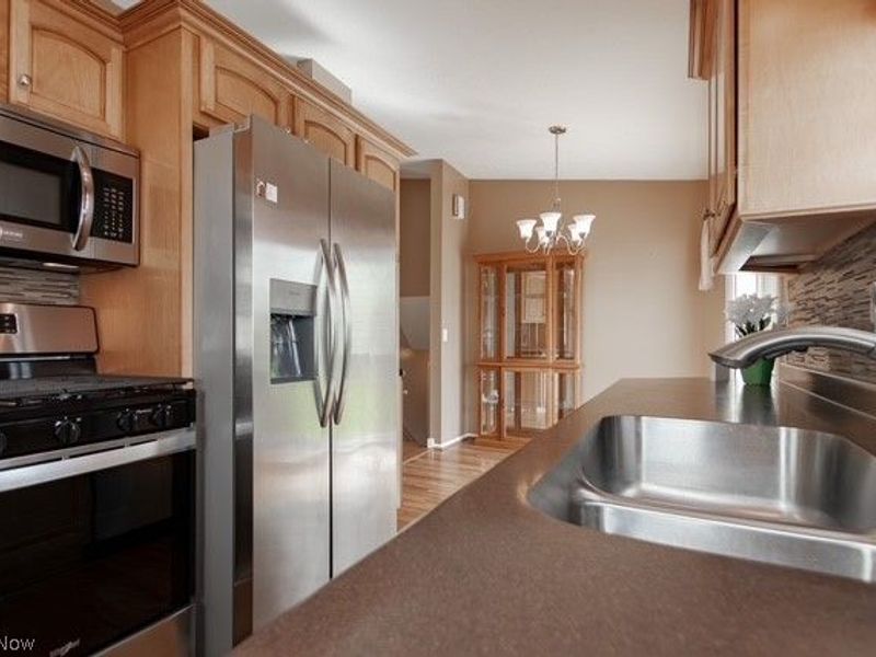 466 Waterbury Road, Eastlake, OH 44095 Photo 17