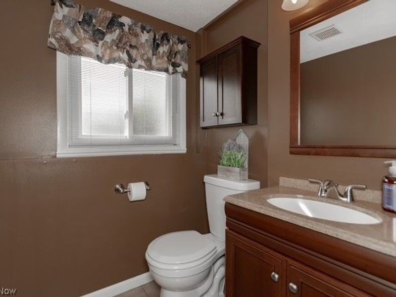 466 Waterbury Road, Eastlake, OH 44095 Photo 22