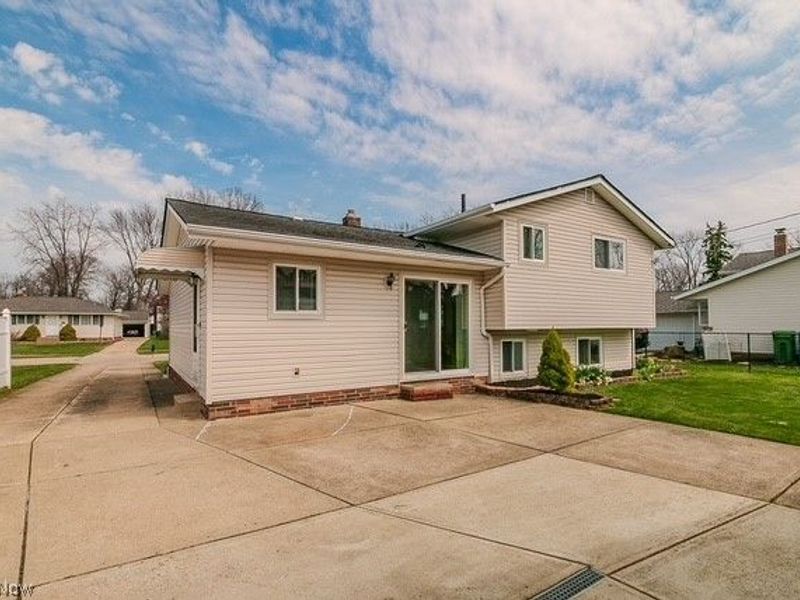 466 Waterbury Road, Eastlake, OH 44095 Photo 6