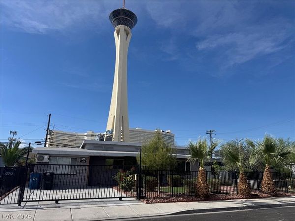 2214 Santa Clara Drive , Las Vegas, NV 89104