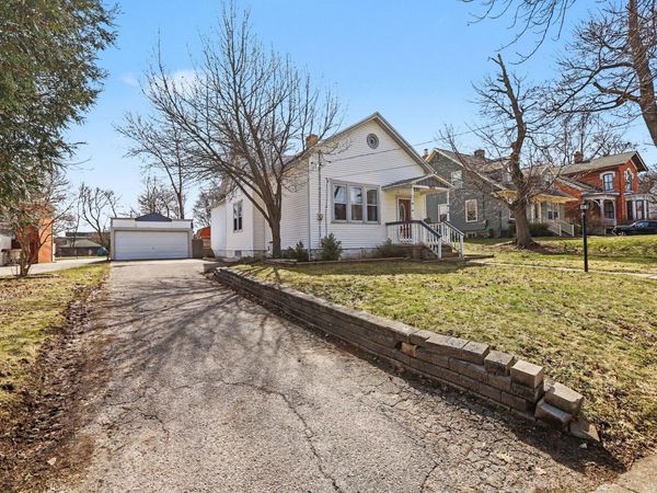 411 5th Street, Manistee, MI 49660