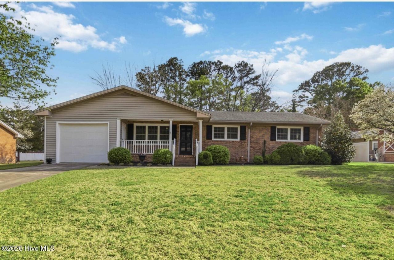 1709 Hillcrest Drive W, Wilson, NC 27893 Main Photo