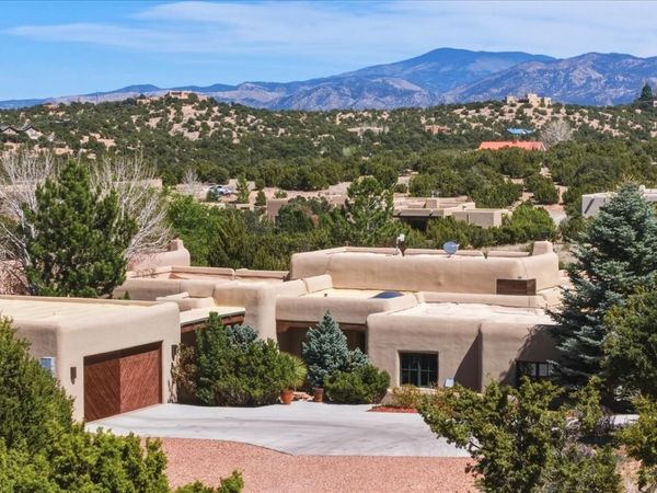 4 Plano Arbolito , Santa Fe, NM 87506