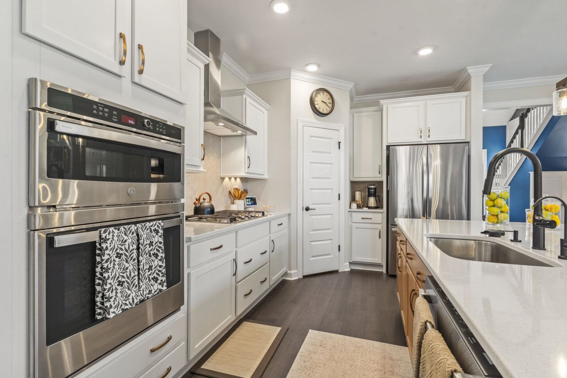 1305 Wykham Park Dr.  Photo 21