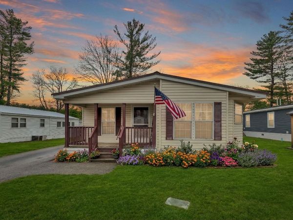 608 Canterbury Drive, Exeter, NH 03833