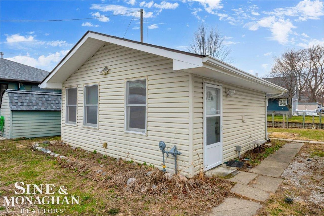 800 Ruskin Avenue, Algonac, MI 48001 Main Photo