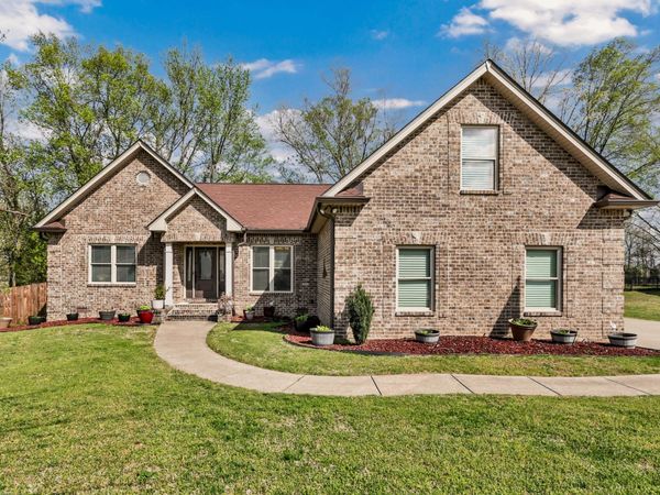 1040 Northridge Dr, Greenbrier, TN 37073