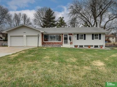 7905 Crown Point Avenue, Omaha, NE 68134