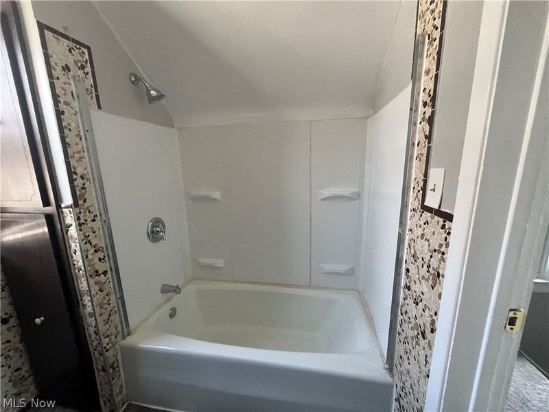 10914 Oliver Road, Cleveland, OH 44111 Photo 19