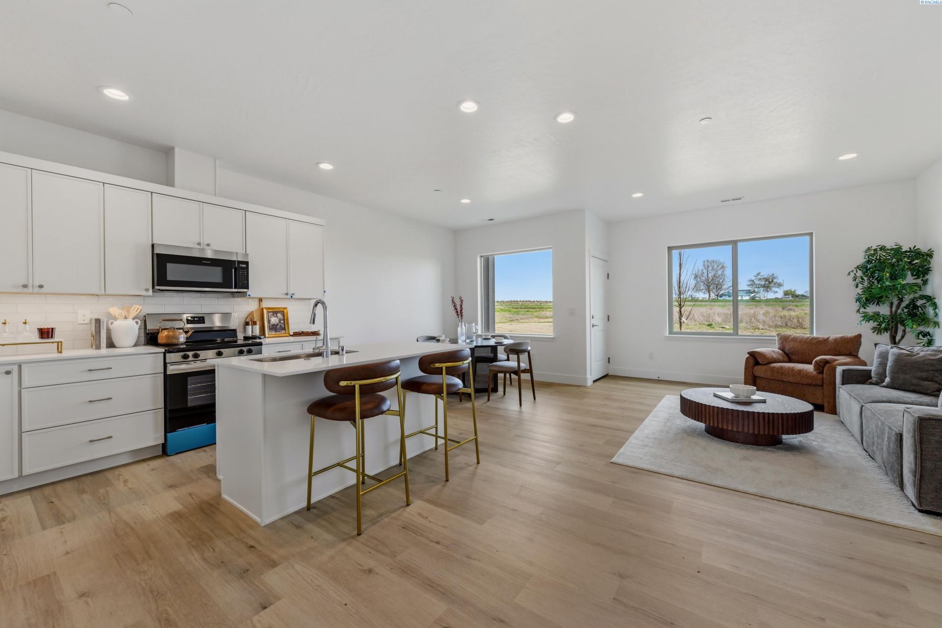 4521 Road 114, Pasco, WA 99301 Main Photo