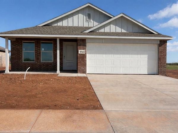 1941 Honey Locust Drive, Mustang, OK 73128