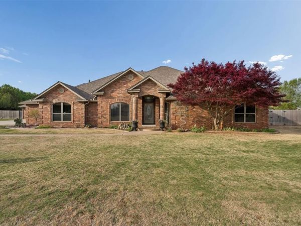 9932 SW 35th Street, Yukon, OK 73099