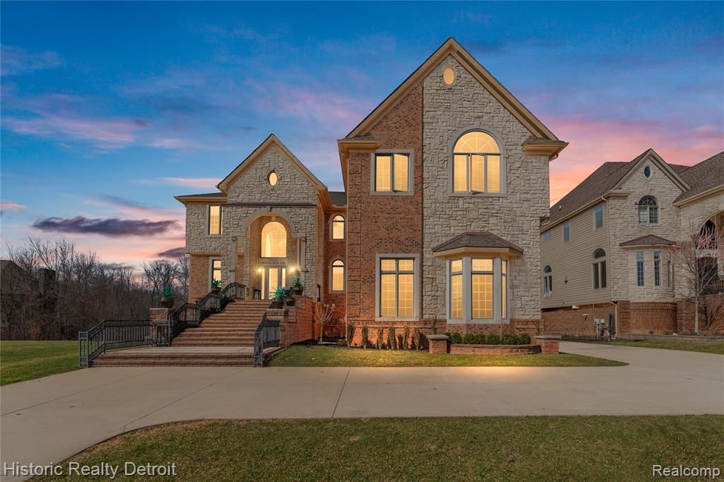 5695 N Branford Drive N, West Bloomfield Township, MI 48322 Main Photo